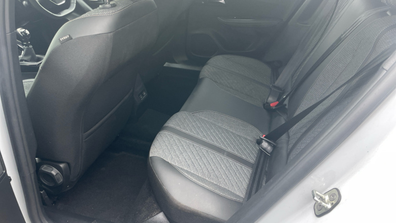 Peugeot 2008 1.2 PureTech 130 Allure 5dr Petrol Estate